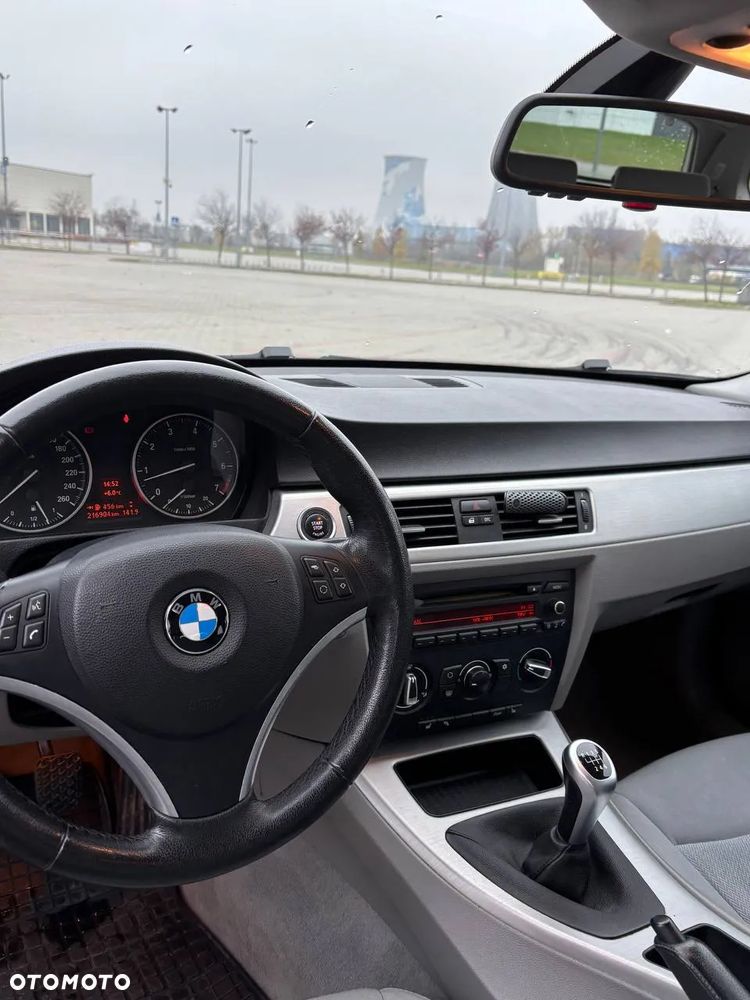 BMW Seria 3 318i - 6