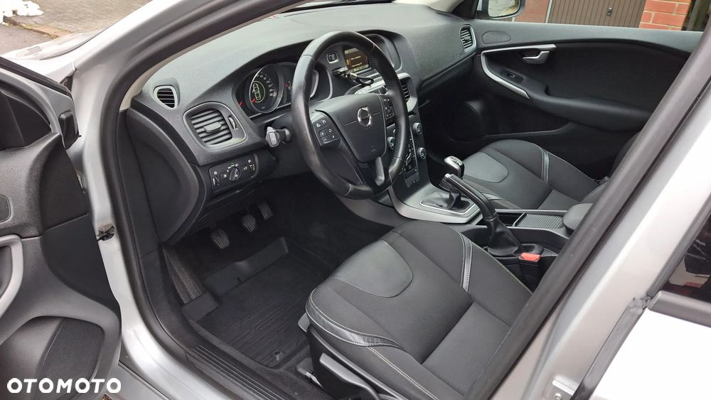 Volvo V40 D2 Kinetic - 21