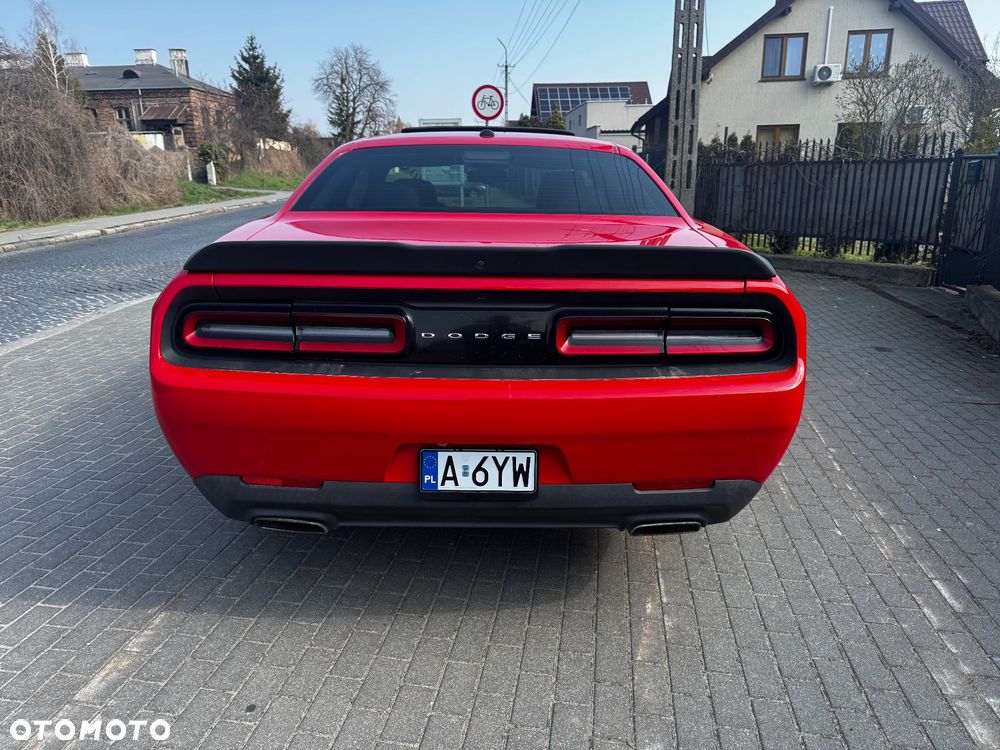 Dodge Challenger - 21