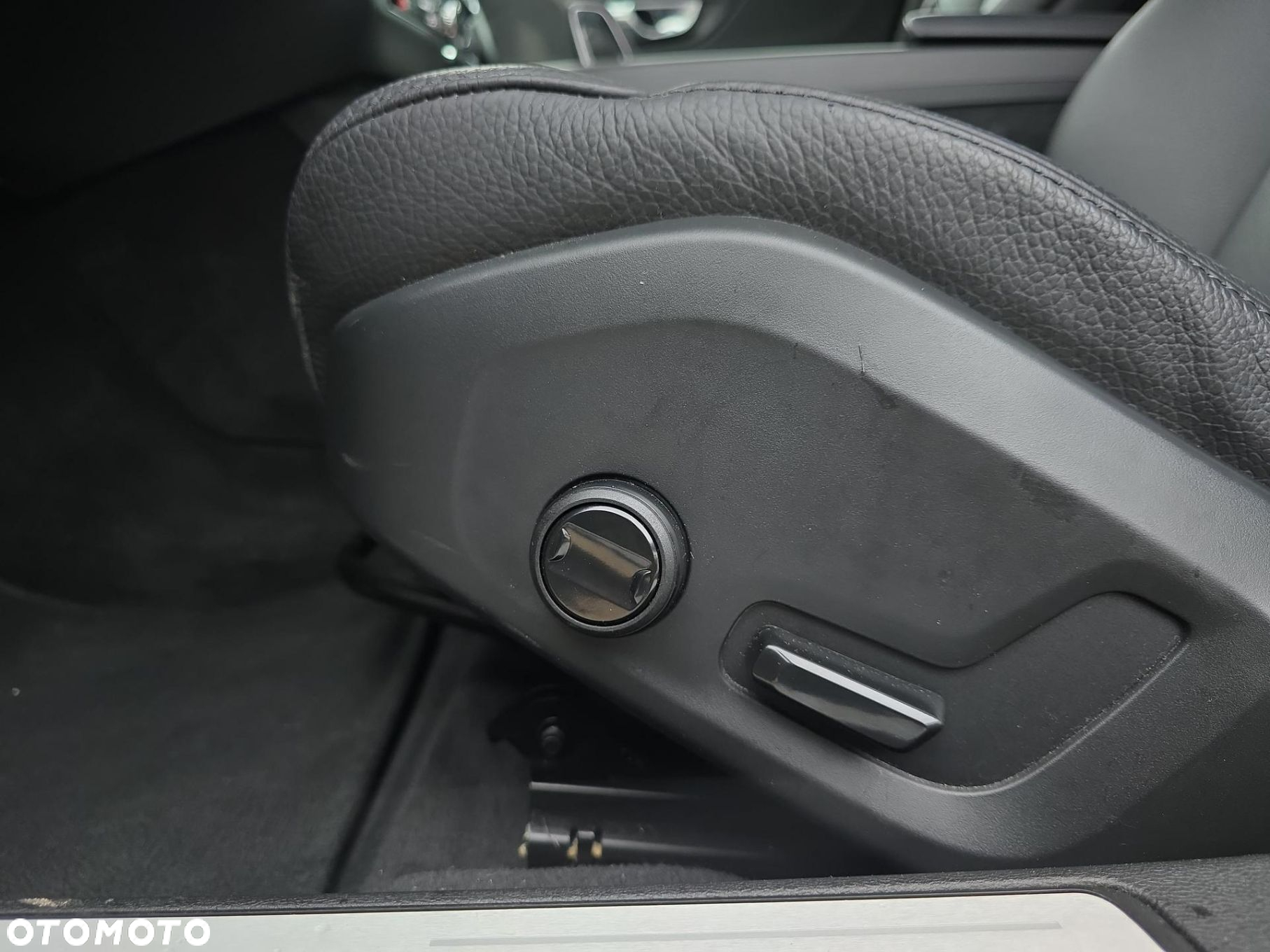Volvo V60 B4 D Core - 13