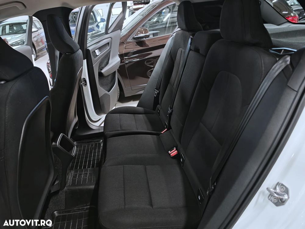 Volvo XC 40 T3 AT8 Momentum - 22