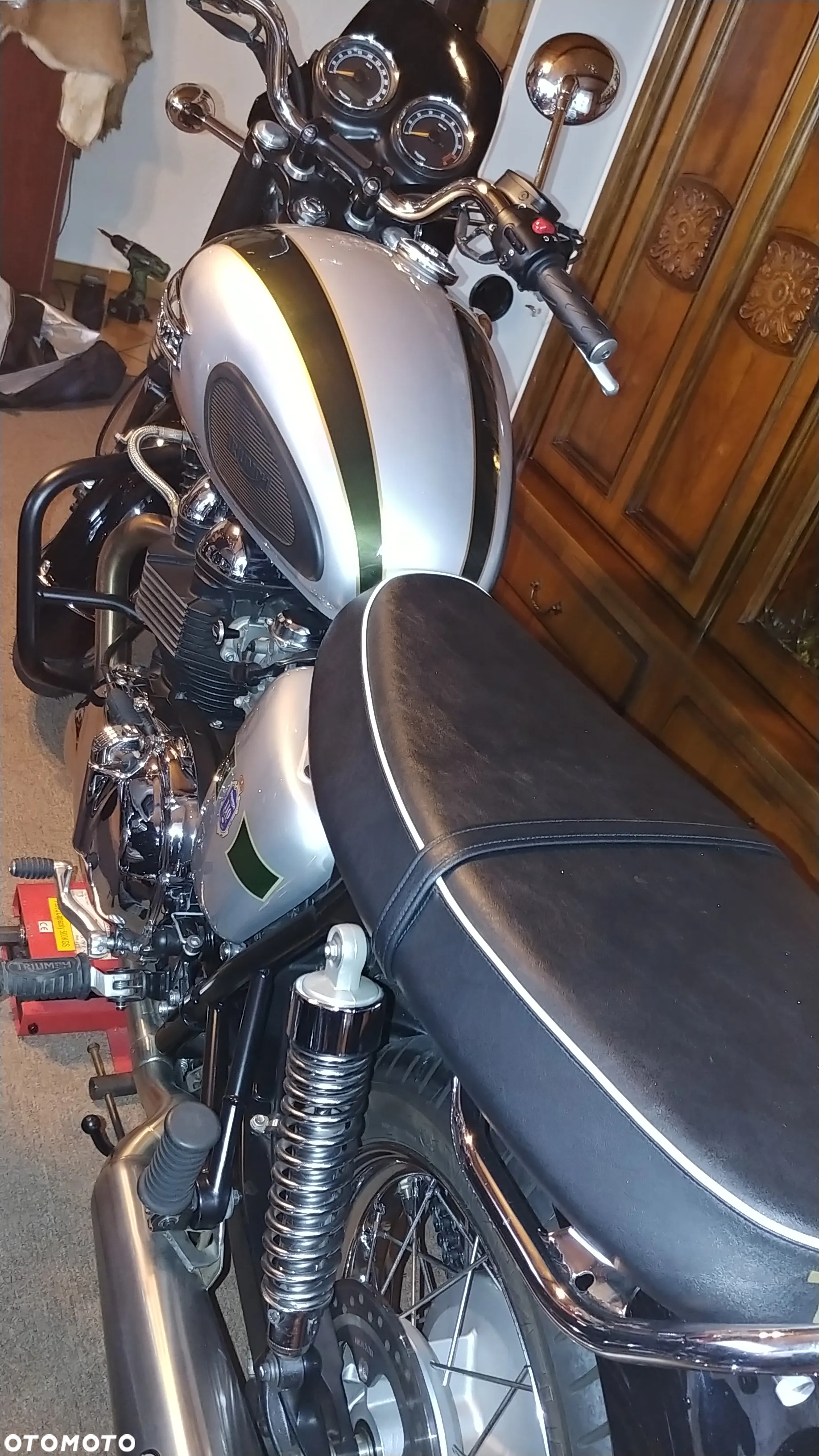 Triumph Bonneville - 3