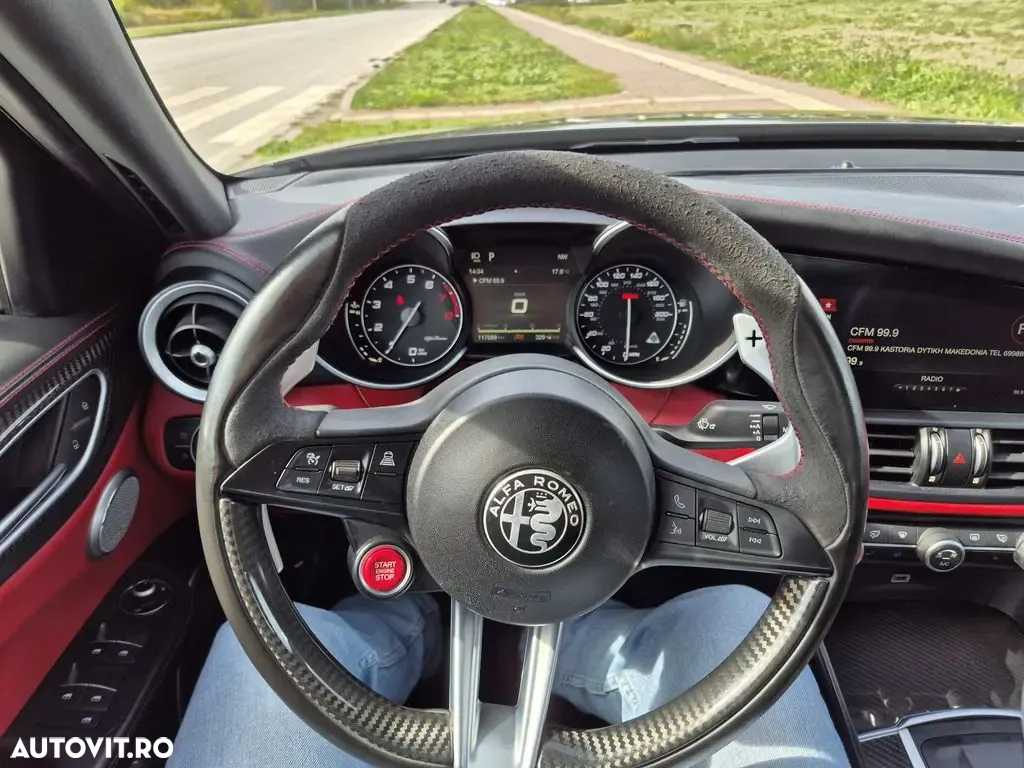 Alfa Romeo Giulia 2.9 V6 Bi-Turbo AT8 Quadrifoglio - 16