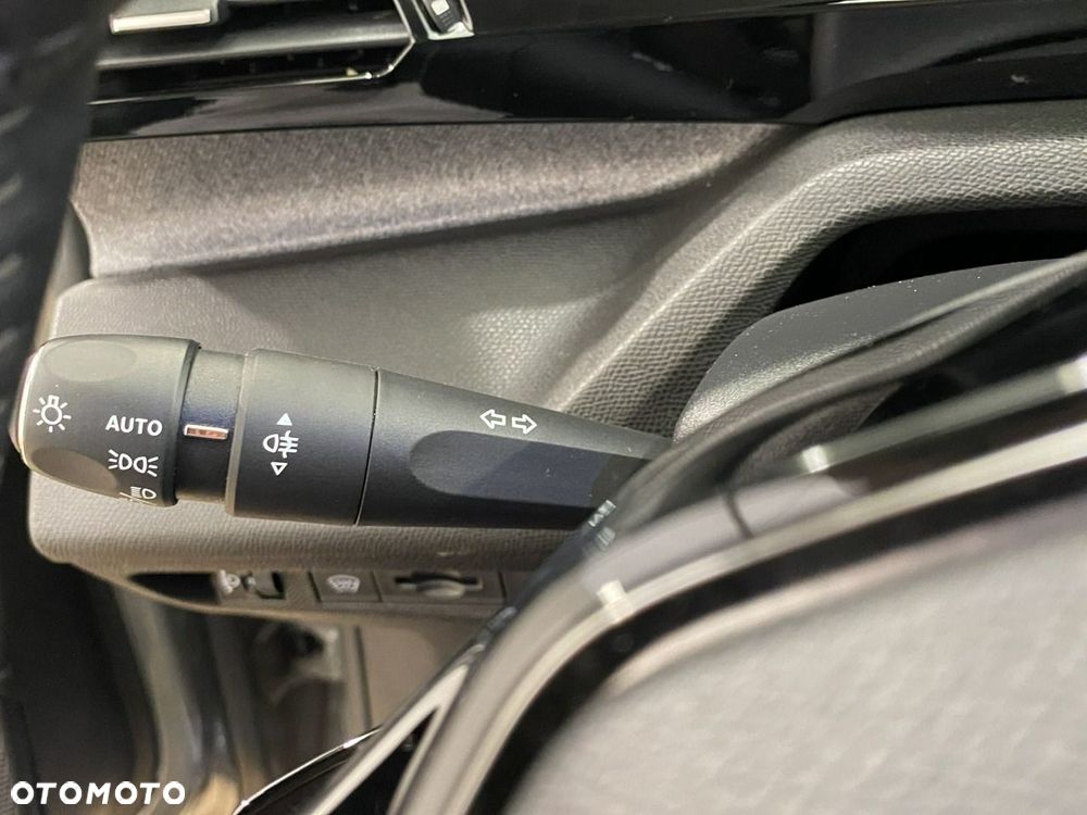 Peugeot 308 1.5 BlueHDi Allure Pack S&S EAT8 - 26