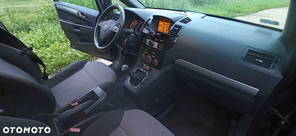 Opel Zafira 1.6 - 9