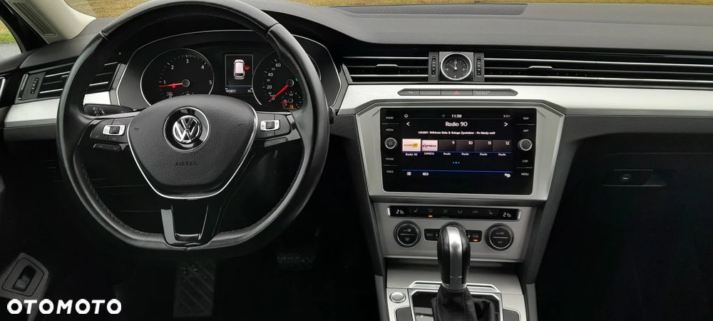 Volkswagen Passat - 19