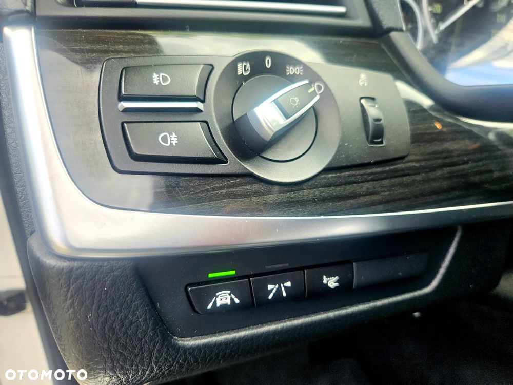 BMW Seria 5 520d Luxury Line - 26