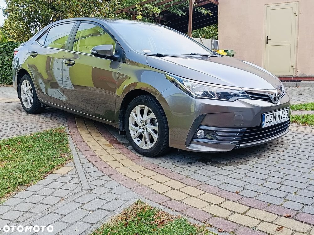 Toyota Corolla - 1