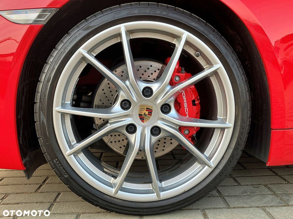 Porsche 718 Cayman - 12