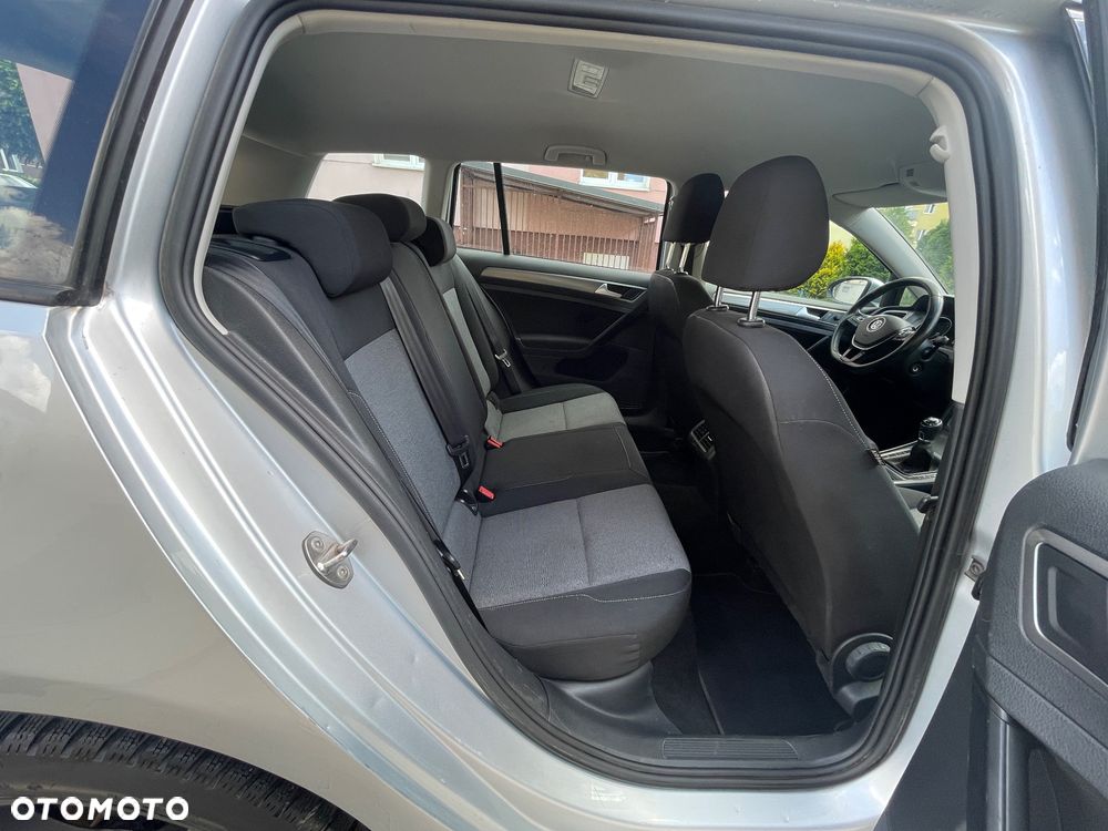 Volkswagen Golf 1.6 TDI BMT Comfortline - 34