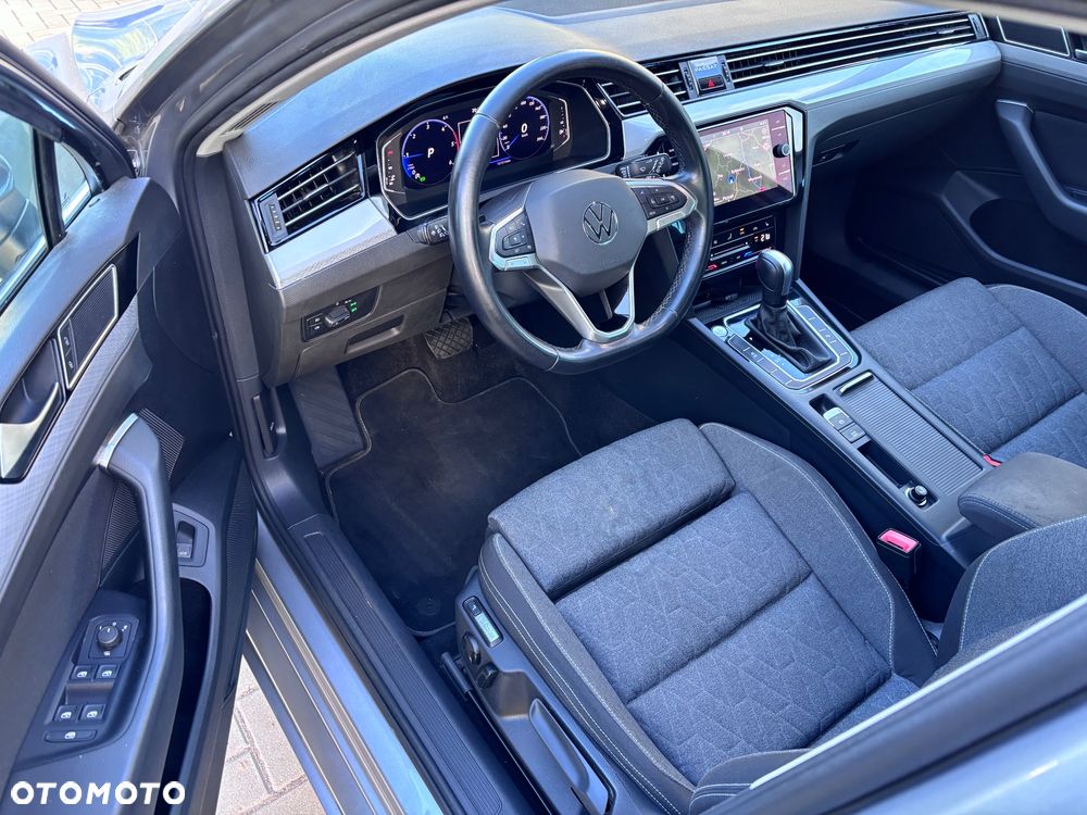 Volkswagen Passat 2.0 TDI SCR DSG Comfortline - 20