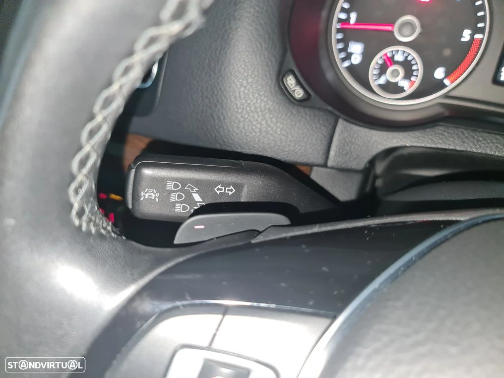 VW Sharan 2.0 TDI Blue Highline DSG - 23