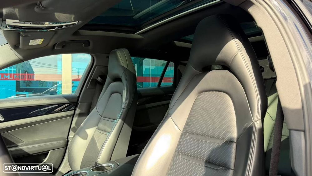 Porsche Panamera Sport Turismo 4 E-Hybrid - 12