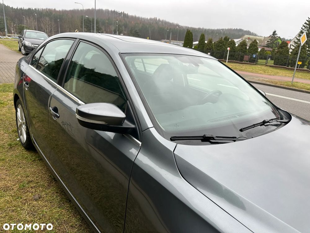 Volkswagen Jetta - 13