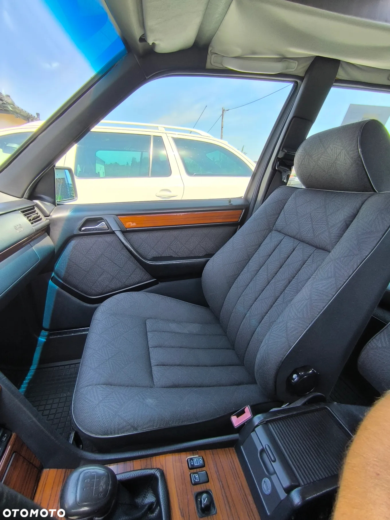Mercedes-Benz Klasa E - 14