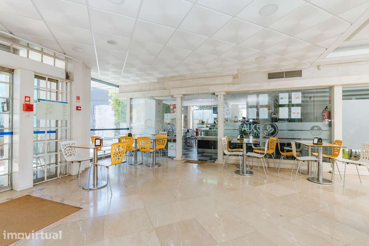 Venda e Trespasse de dois espaços comercial afetos a restauração na Av - Grande imagem: 2/30