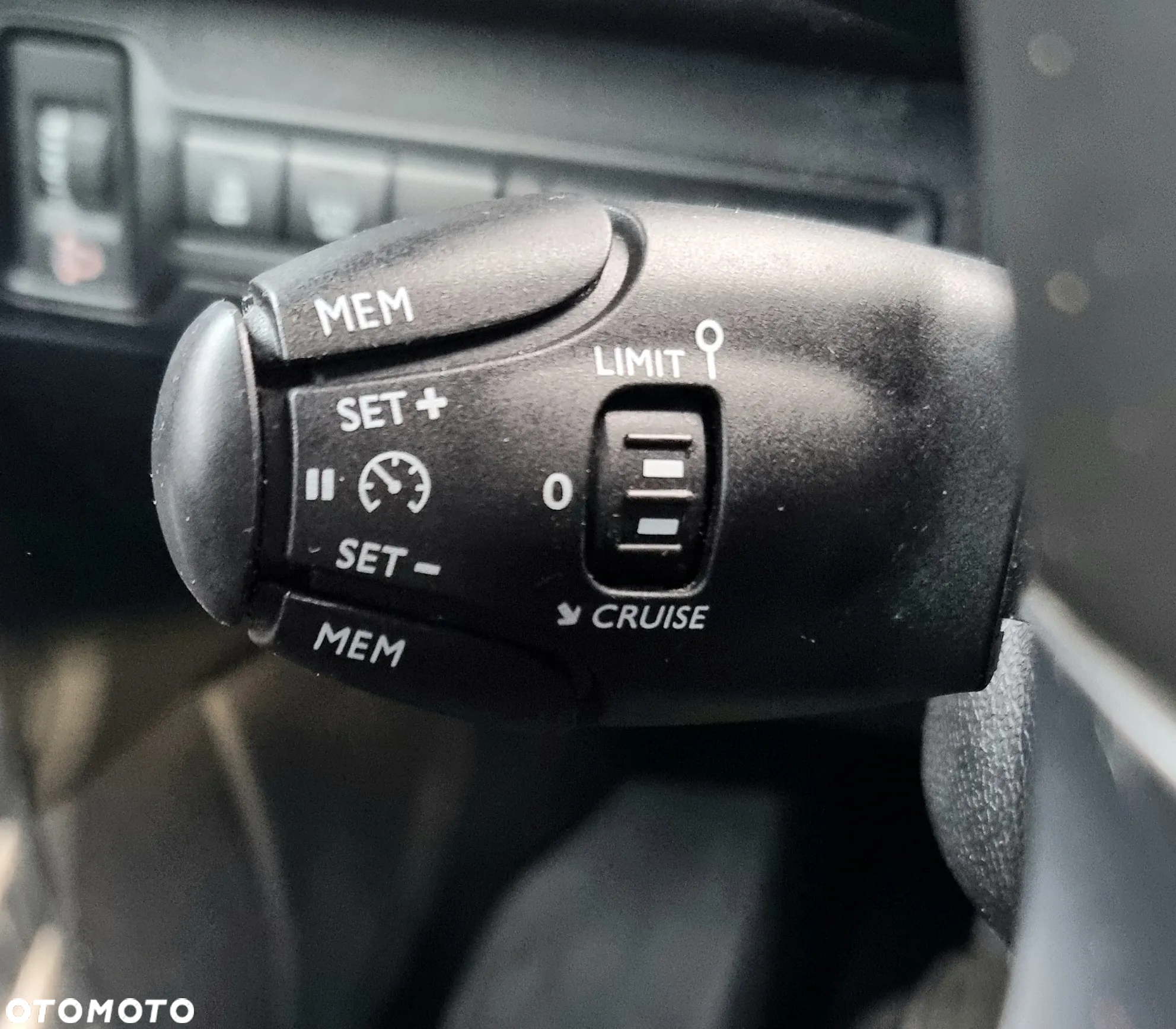 Peugeot 308 1.6 BlueHDi Allure S&S - 21