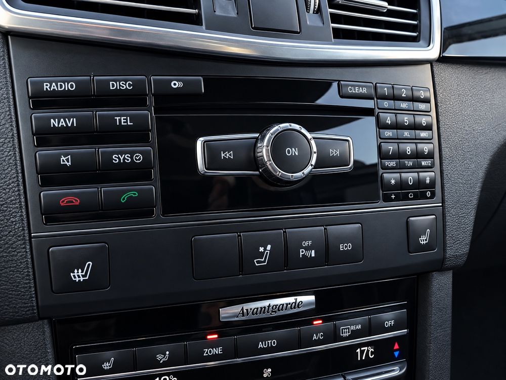 Mercedes-Benz Klasa E 220 CDI DPF BlueEFFICIENCY 7G-TRONIC Avantgarde - 18