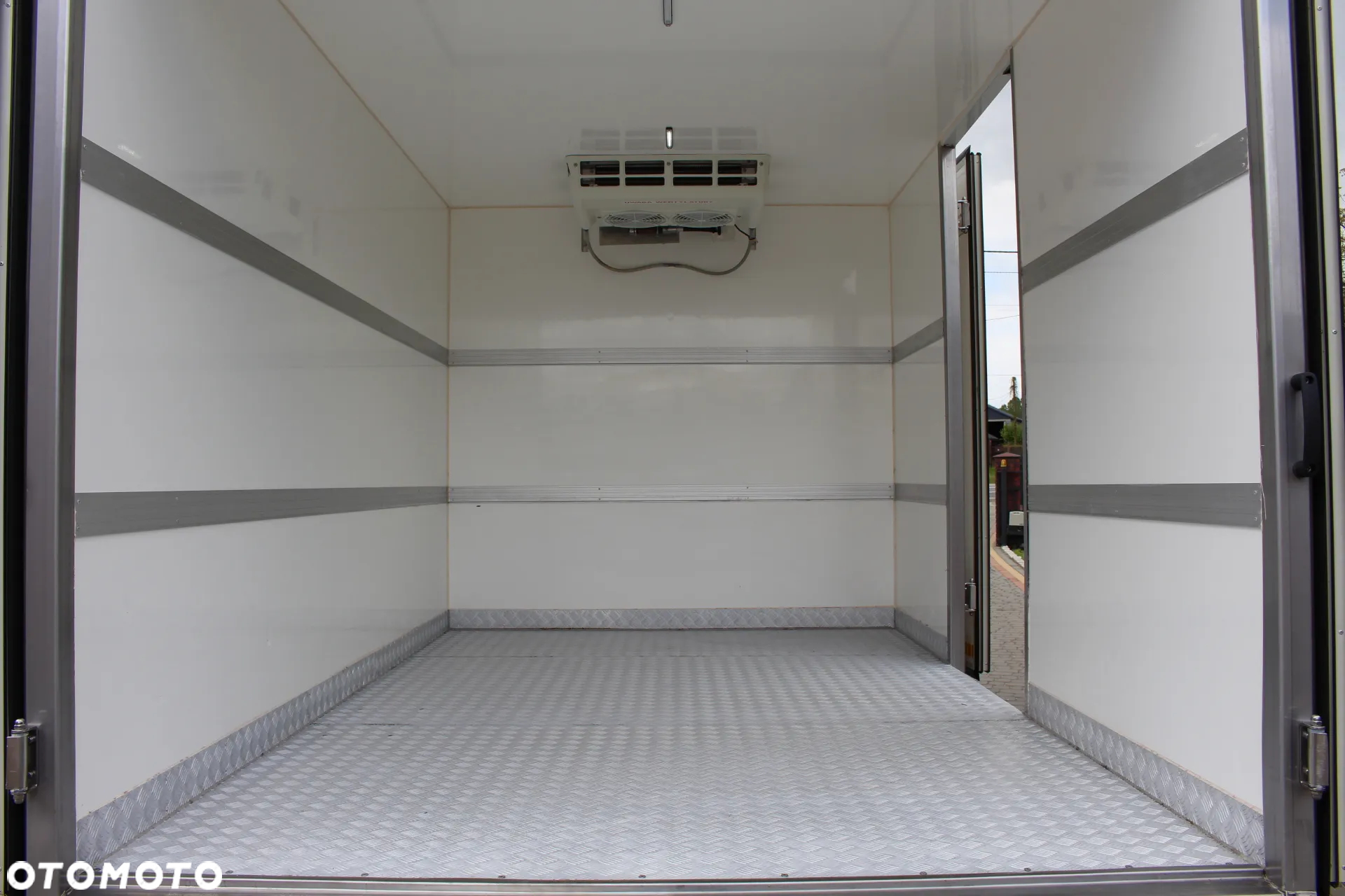 Ford TRANSIT / CHŁODNIA / IZOTERMA / POLSKI SALON / NISKI PRZEBIEG / JAK NOWY/ - 25