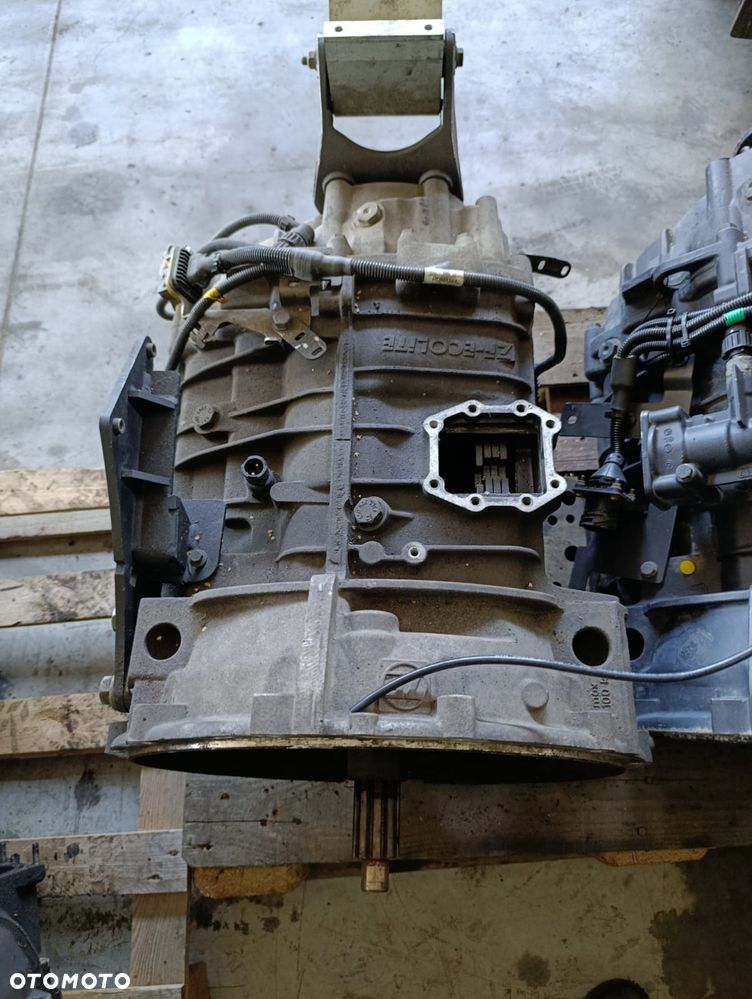 SKRZYNIA BIEGÓW ASTRONIC AUTOMAT 6AS800 Renault Gama D - 4