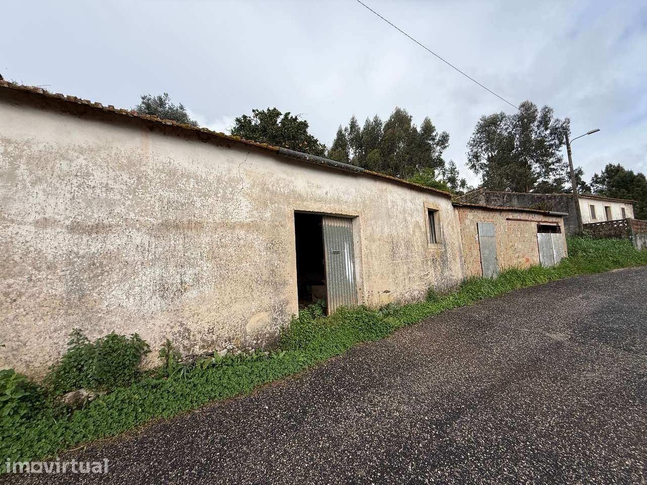 Casa antiga, adega, arrecadações e terreno- Alcobertas, Rio Maior - Grande imagem: 3/18