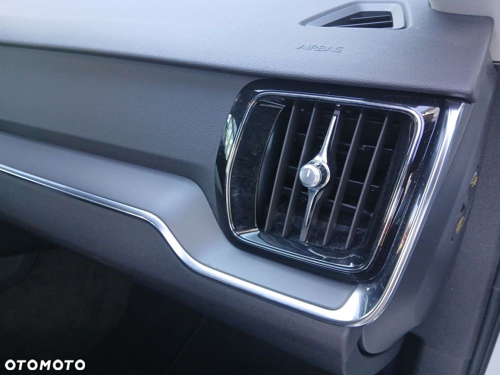 Volvo V60 T4 Momentum - 37