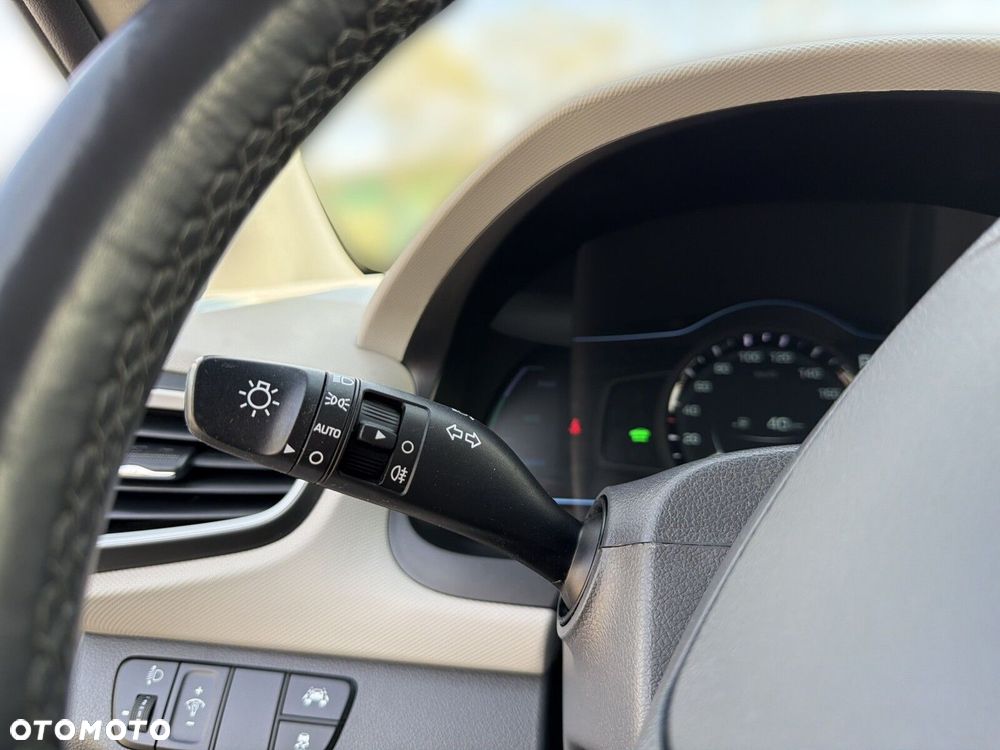 Hyundai IONIQ Hybrid Premium - 25