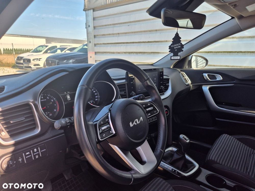 Kia Ceed 1.5 T-GDI M - 12