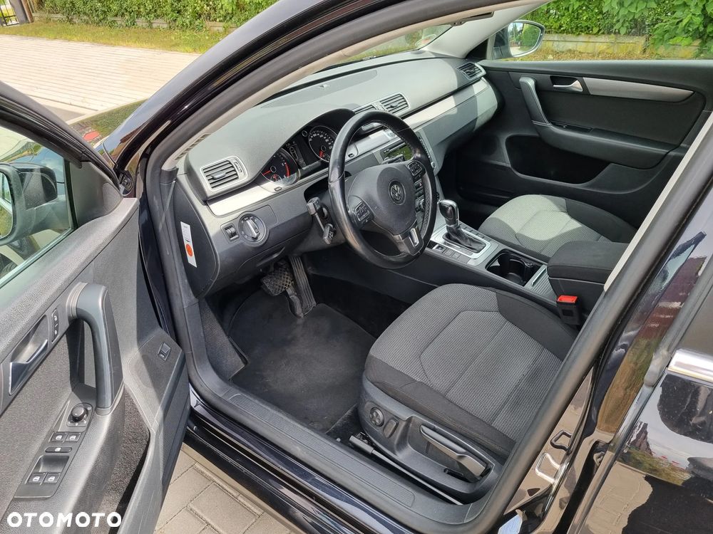 Volkswagen Passat 2.0 TDI Comfortline DSG - 10