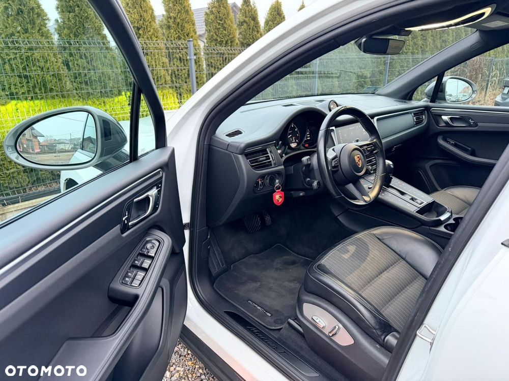 Porsche Macan - 3