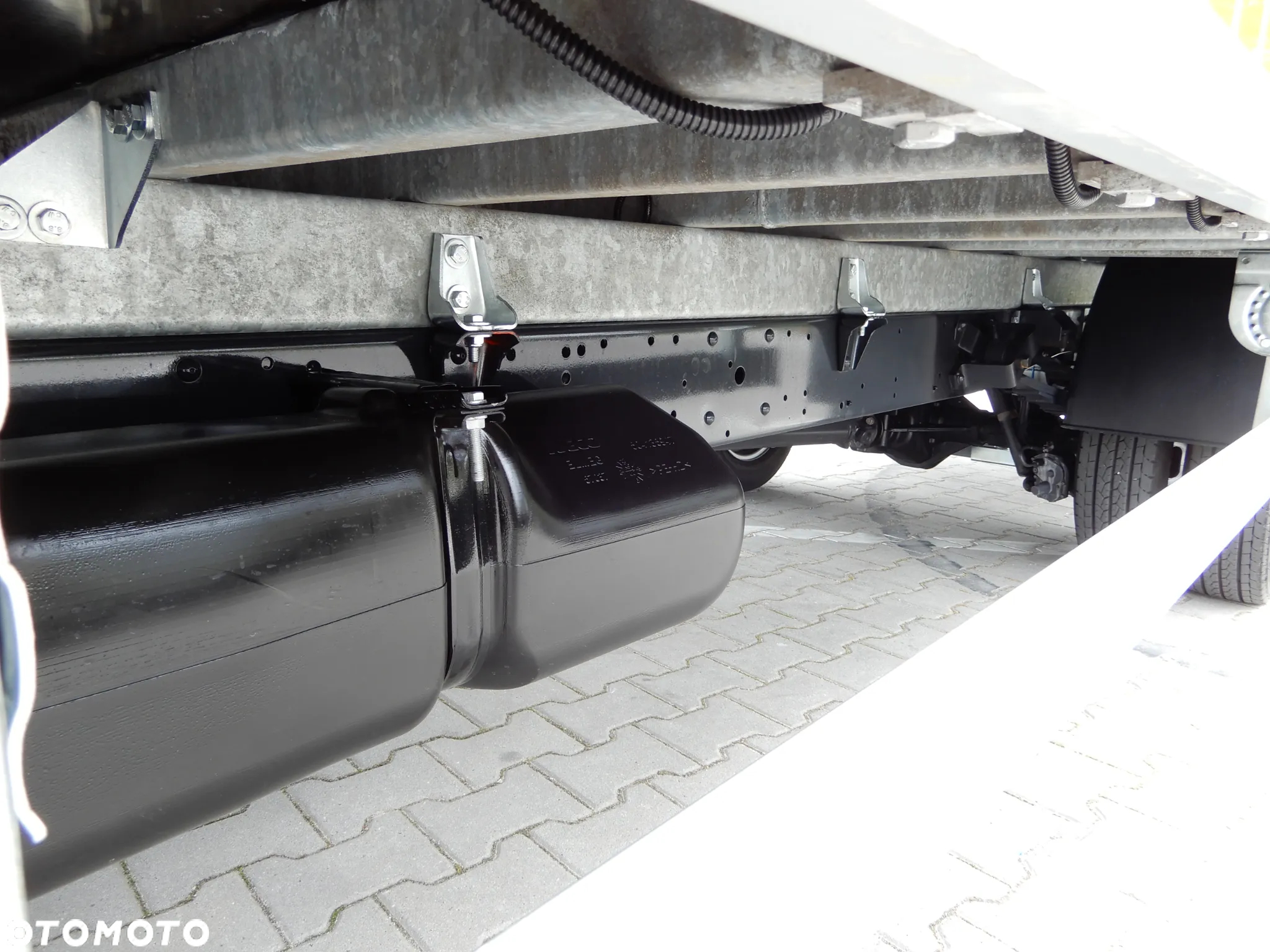 Iveco DAILY 50C18 Hi-Matic Kontener 10 E.Palet 4.91 Cm Boczne Drzwi + Winda Załadowcza DHOLLANDIA 1000 Kg Rozstaw Osi 4350 mm WZMACNIANY Tempomat Aktywny Full LED 16 Tys Km GWARANCJA FABRYCZNA Stan FABRYCZNIE NOWY DOSTĘPNY OKAZJA - 15