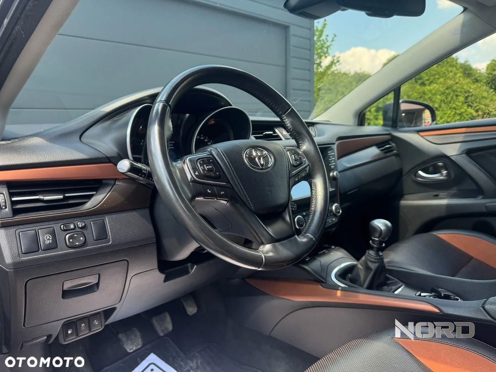 Toyota Avensis 1.6 D-4D Prestige - 22