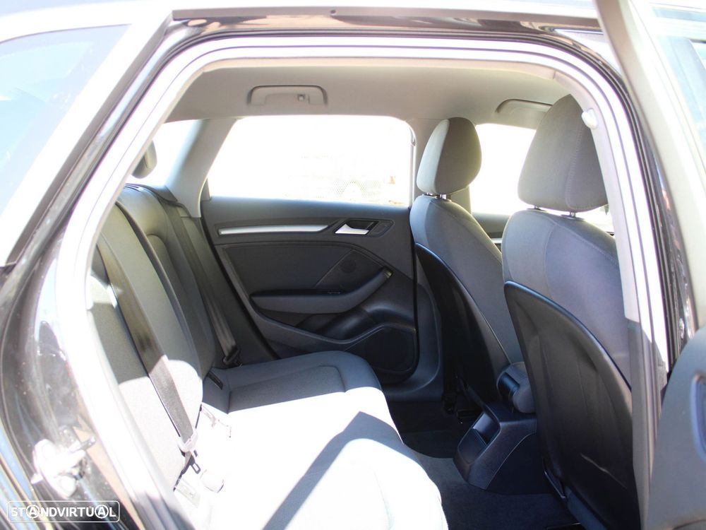 Audi A3 Sportback 30 TFSI S tronic - 47