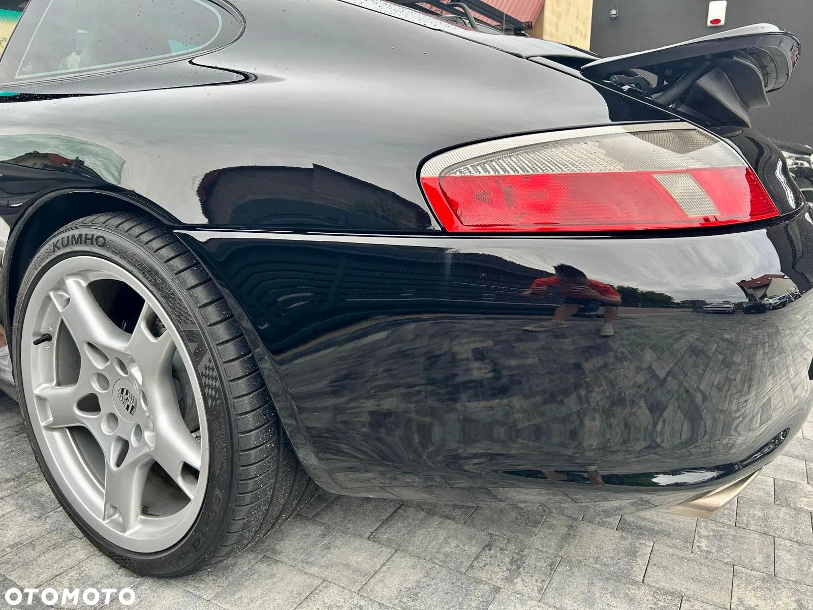 Porsche 911 Carrera - 28