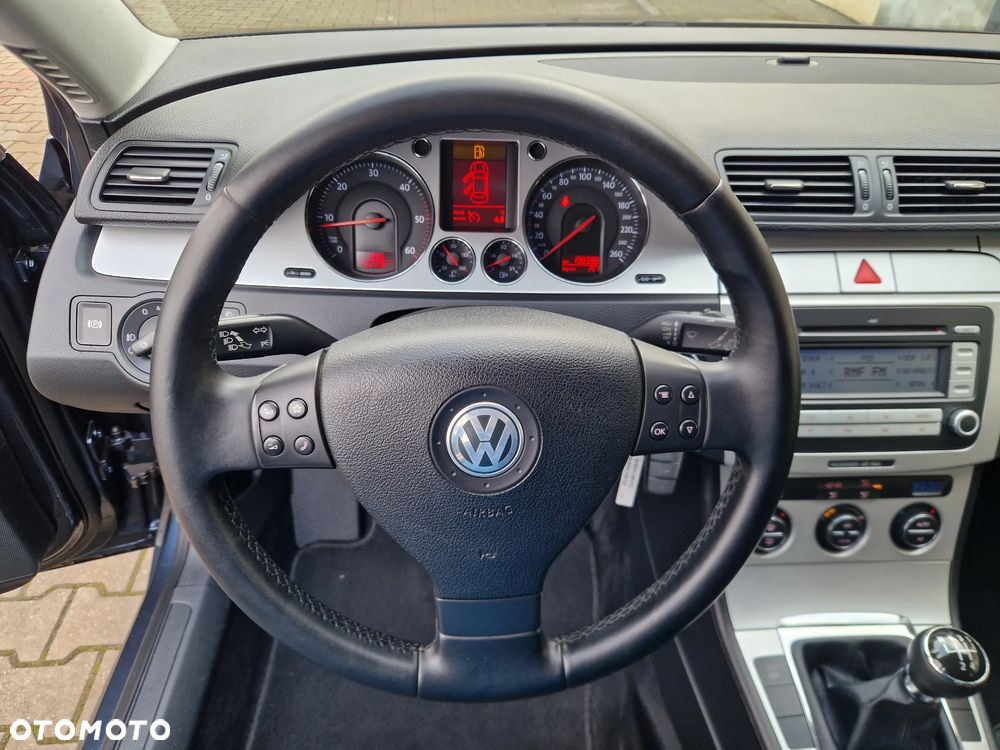 Volkswagen Passat 1.9 TDI Comfortline - 32