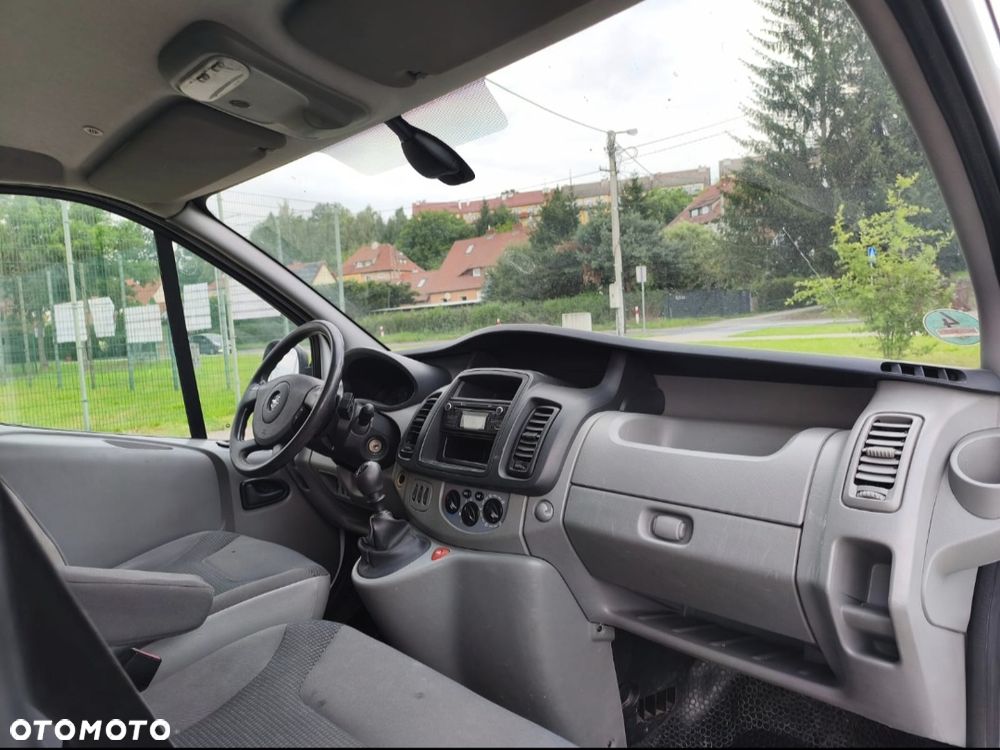 Opel Vivaro - 10