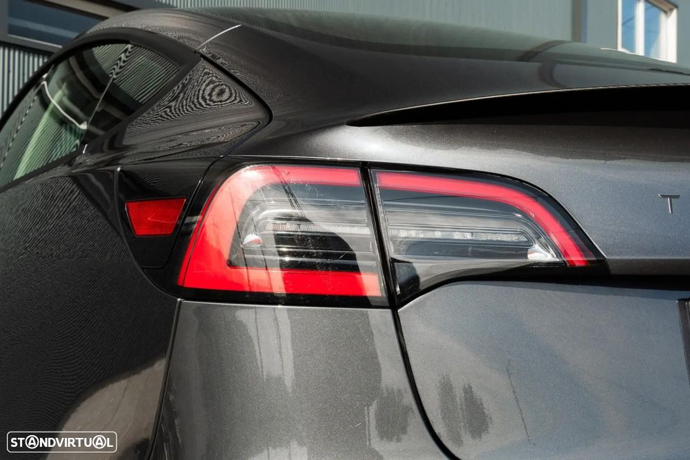 Tesla Model 3 Long-Range Dual Motor AWD - 37