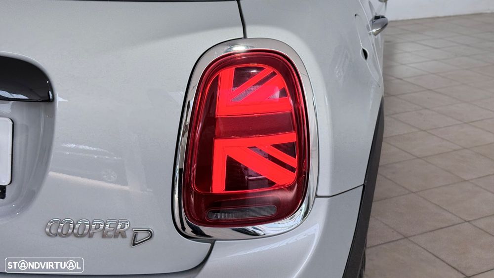 MINI 5 Portas Cooper D - 32