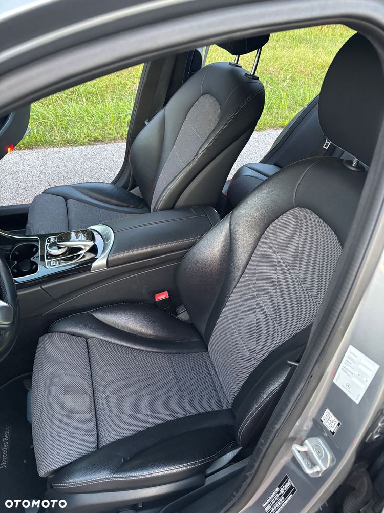 Mercedes-Benz Klasa C 180 7G-TRONIC Exclusive - 27