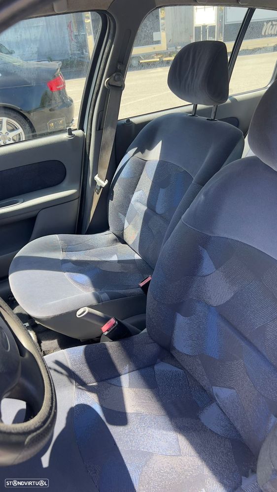 Renault Clio 1.2 RT - 8