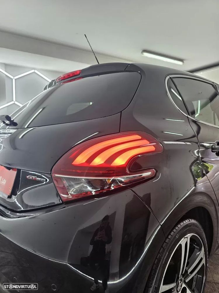Peugeot 208 1.2 PureTech GT Line EAT6 - 55