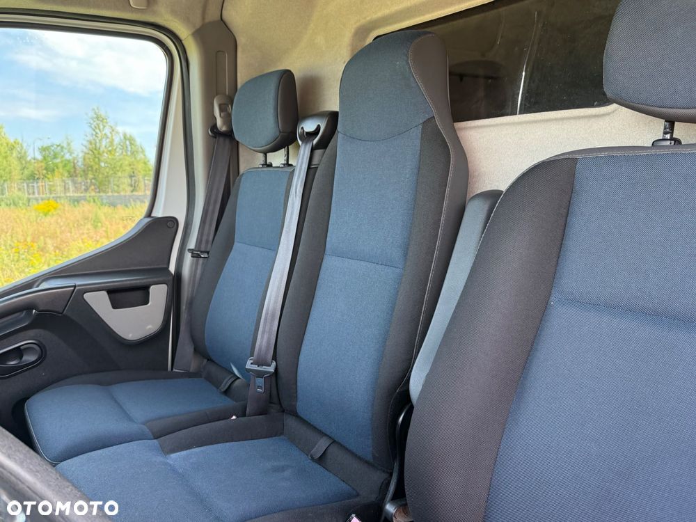 Nissan NV400 - 12