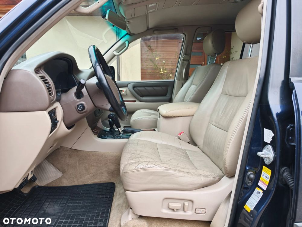 Toyota Land Cruiser - 8