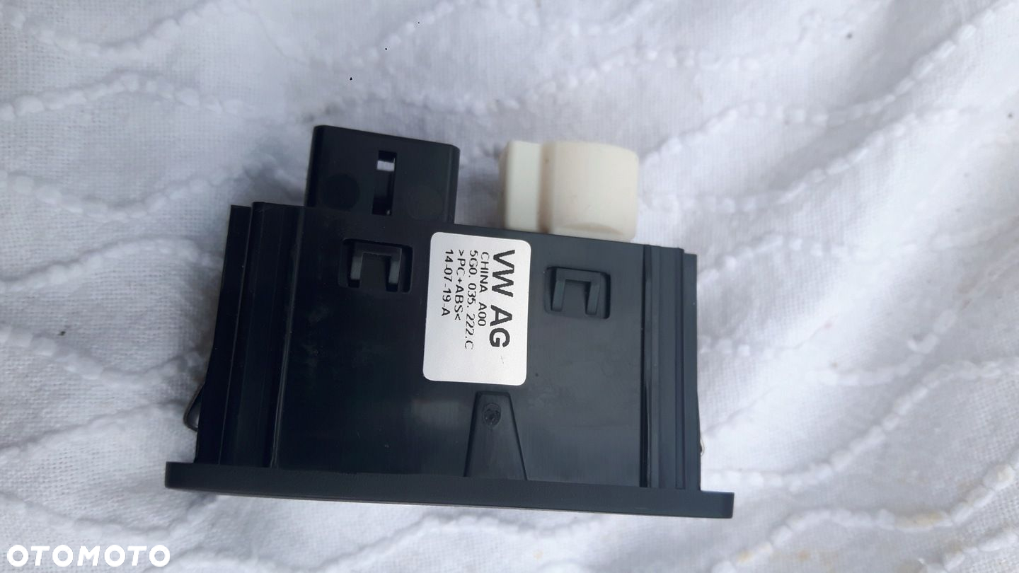 VW PASSAT B8 WEJŚCIE USB 5G0035222 C - 2