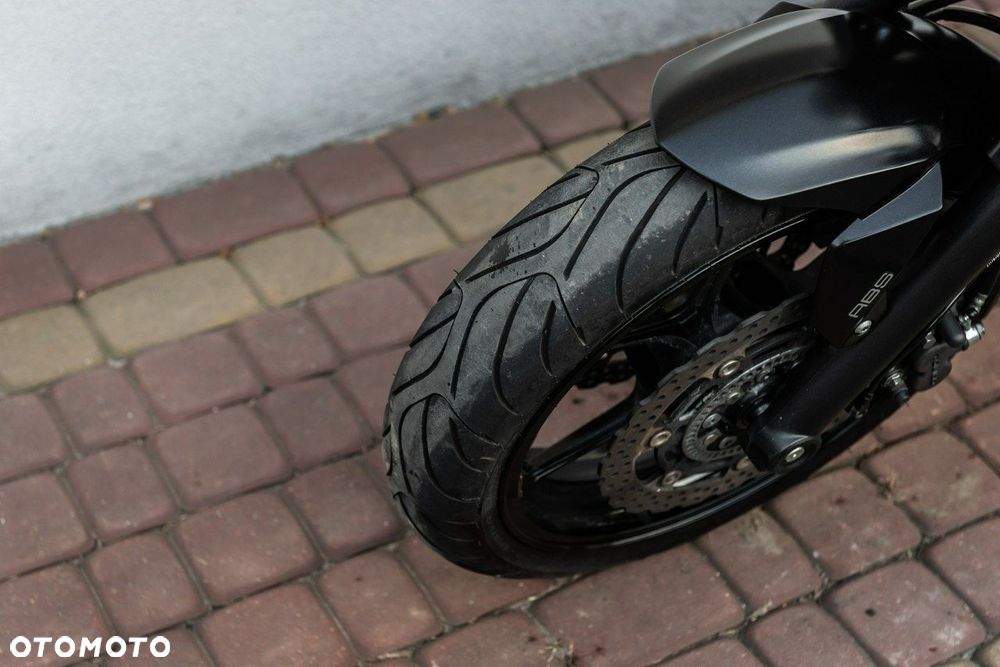 Kawasaki ER - 8