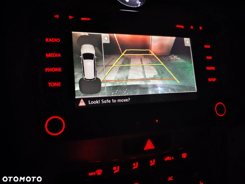 Volkswagen Passat 2.0 TDI DPF DSG 4Motion Highline - 34
