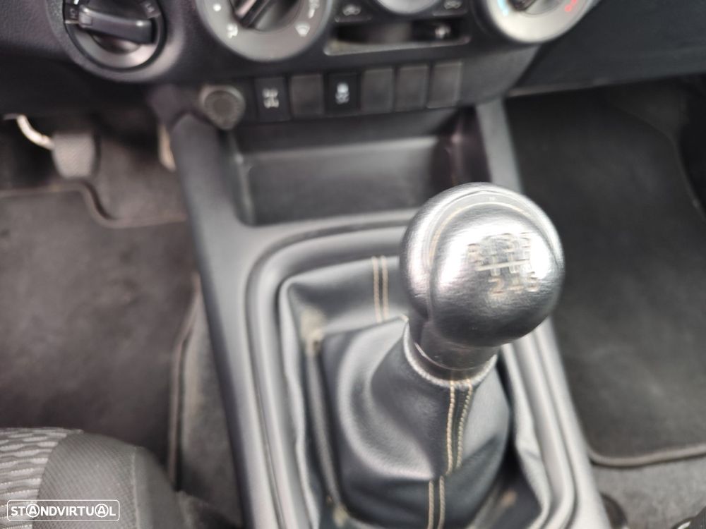 Toyota Hilux 2.4 D-4D 4WD CD Tracker - 23