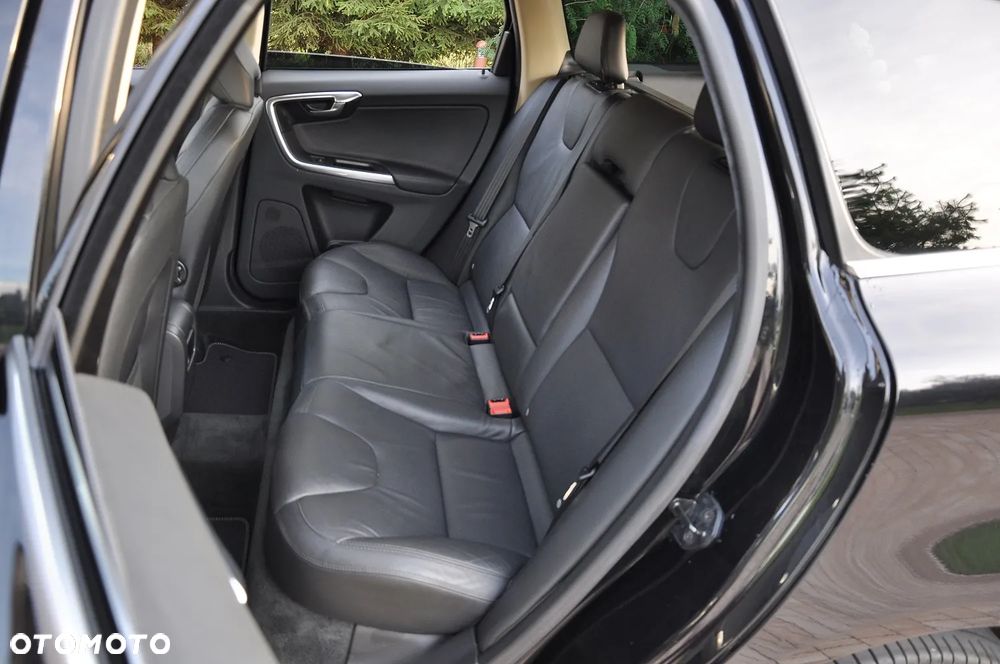 Volvo XC 60 - 24