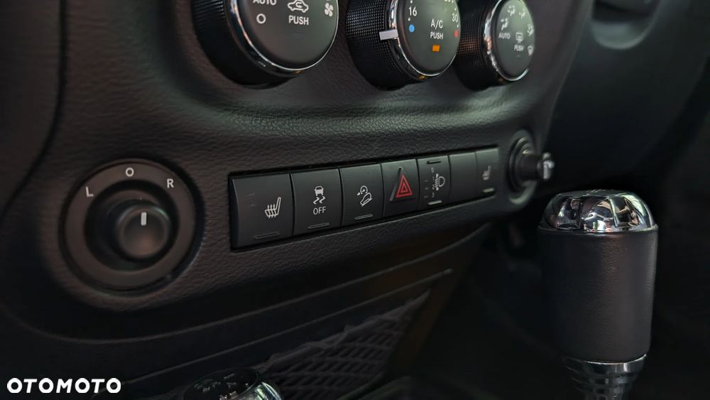 Jeep Wrangler 3.6 Unlim Rubicon - 28