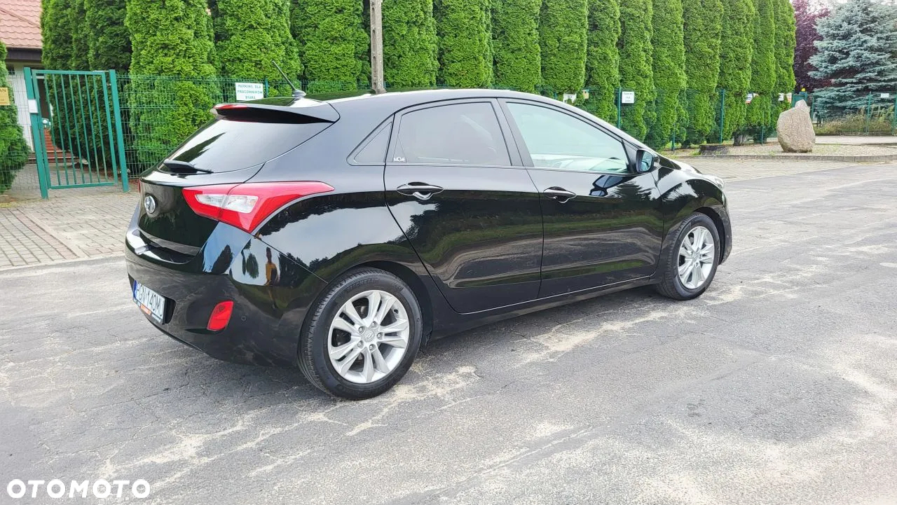 Hyundai i30 1.4 Intro Edition - 12